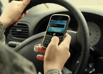 Uso excessivo do celular pode causar síndrome séria
