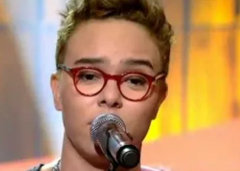 Maria Gadú anuncia fim da carreira e internauta reage: ‘Graças a Deus’