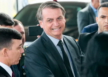 Nenhum ministro fará parte de novo partido, diz Bolsonaro