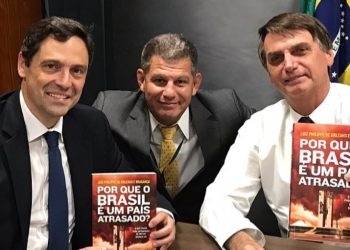 Bebianno nega dossiê e desafia Bolsonaro a passar em detector de mentira. Veja o vídeo