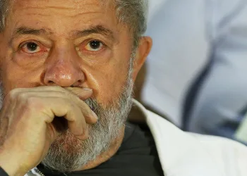 TRF-4 decide se anula sentença de Lula