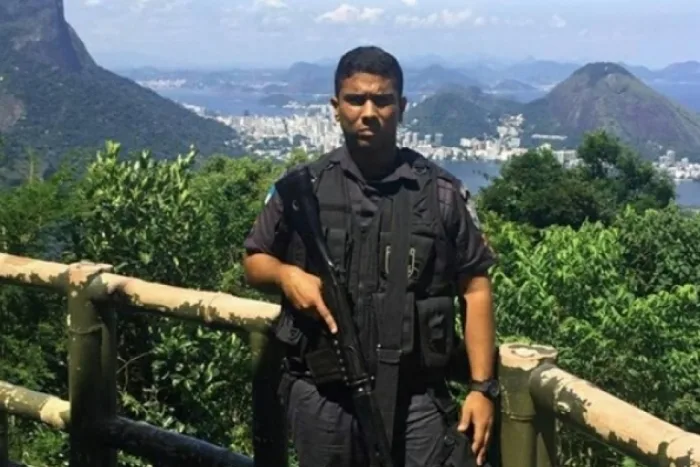 Após morte de soldado que parou carro com pneu furado, PM faz operação na Vila Kennedy