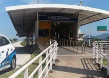 Homem é preso após ejacular em uma mulher no BRT na zona oeste