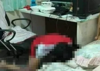 Adolescente viciado em games morre diante de computador no seu quarto
