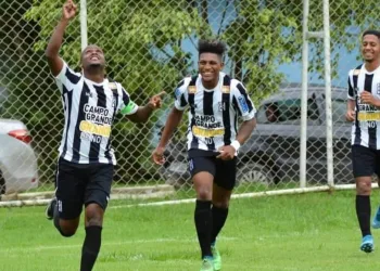 Com gols de Saci, Campo Grande vence EC Resende e avança às semis da Série C