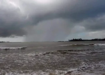 Estudo comprova Pobre quando marca viagem para praia, chove.