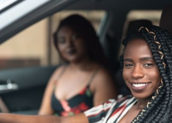 Uber vai permitir que motoristas mulheres transportem apenas passageiras