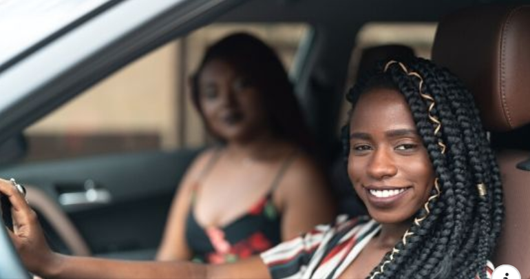 Uber vai permitir que motoristas mulheres transportem apenas passageiras