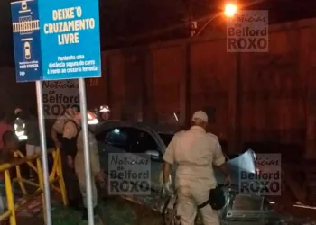 Trem colide em carro no RJ