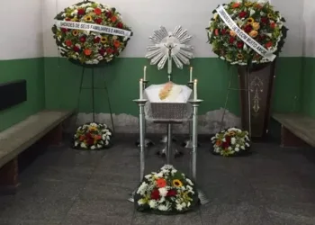 Atriz da Globo morre e foto mostra velório vazio; nenhum famoso foi visto