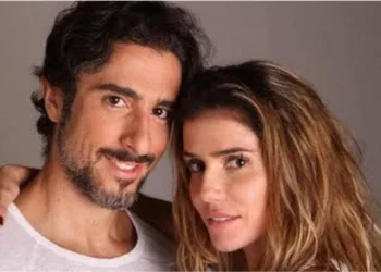 Mulher de Marcos Mion faz emocionante desabafo após suposta traição dele com Deborah Secco