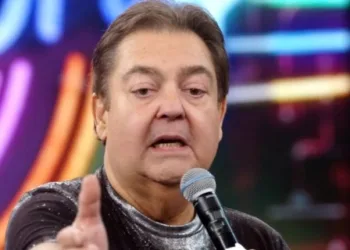 Faustão sai do ar, após pane, e Globo precisa colocar outra coisa no ar com urgência