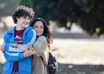 Baseado na música do Legião Urbana, filme ‘Eduardo e Mônica’ ganha trailer; confira