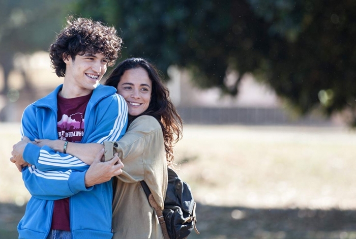 Baseado na música do Legião Urbana, filme ‘Eduardo e Mônica’ ganha trailer; confira