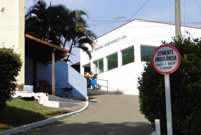 Criança de três anos e homem morrem baleados no RJ