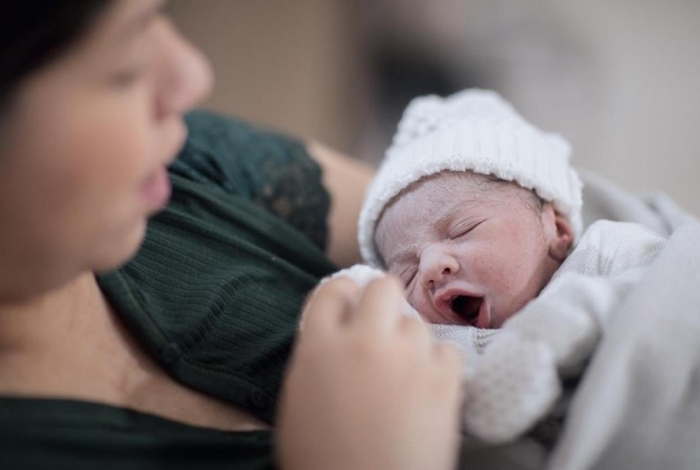 Sofrência vem de berço! Marília Mendonça mostra foto de filho em ‘pose sertaneja’