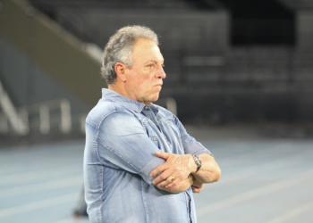 Abel Braga deve entrar na Justiça pedindo premiação por Libertadores e Brasileiro do Flamengo