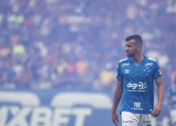 Fabrício Bruno pede rescisão de contrato com o Cruzeiro e cobra R$ 4 milhões na Justiça do Trabalho