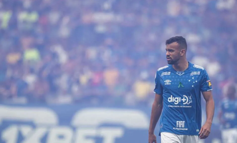 Fabrício Bruno pede rescisão de contrato com o Cruzeiro e cobra R$ 4 milhões na Justiça do Trabalho