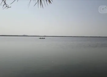 Suspeito foge a nado pela Lagoa Rodrigo de Freitas e abandona carro roubado