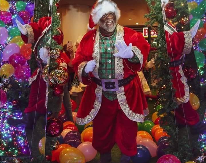 É DÁ MINHA COR’: MENINA SE EMOCIONA AO VER PAPAI NOEL NEGRO EM SHOPPING