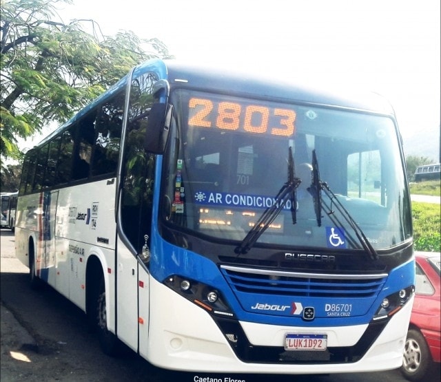 VAGABUNDOS ASSALTAM FRESCÃO EM GUARATIBA E MOTORISTA PASSA MAL