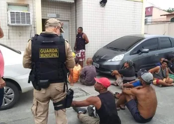 OPERAÇÃO DA GUARDA MUNICIPAL NA ZONA OESTE PRENDE 18 FLANELINHAS
