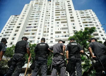 Bolsonaro extingue prisão disciplinar para PMs e bombeiros