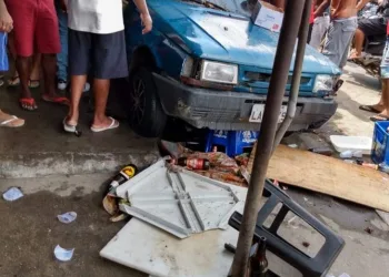 Carro desgovernado atropela 7 pessoas no RJ