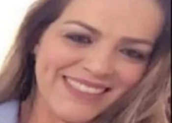 HOMEM MATA A EX-MULHER A FACADAS E SE MATA  DENTRO SE SUPERMERCADO NO RJ