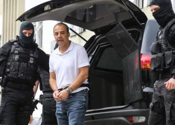 CABRAL PROMETE DEVOLVER R$380 MILHÕES