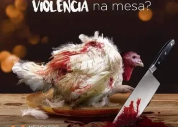 XUXA FAZ PROTESTO CONTRA MATANÇA DE PERUS PARA CEIA DE NATAL