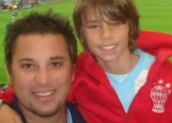 TÉCNICO FAZ HOMENAGEM AO FILHO MORTO