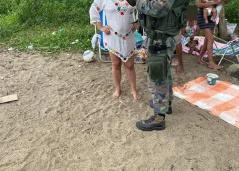 CONFUSÃO E CAOS EM ALGUMAS PRAIAS DA COSTA VERDE DO RJ NESSE FIM DE SEMANA