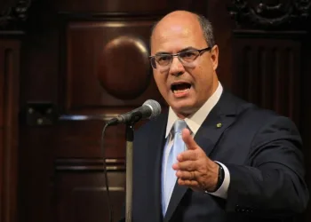Insatisfeito, Witzel reclama do salário que ganha como governador do Rio