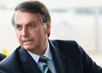 Crivella pediu recursos para pagar 13º dos servidores, diz Bolsonaro