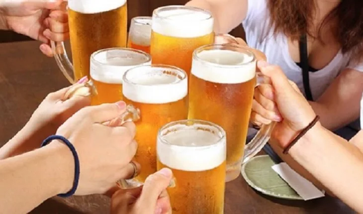 Por que tudo a sua volta parece girar quando está bêbado?