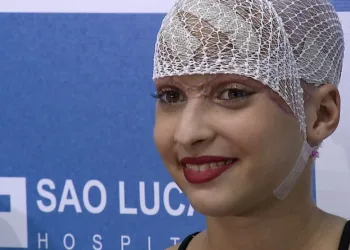 ‘Eu ganhei muito mais do que perdi’, diz jovem que teve couro cabeludo arrancado em acidente com kart no Recife