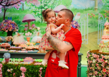 Ferrugem comemora o primeiro aniversário da filha caçula com festona e chama atenção na internet