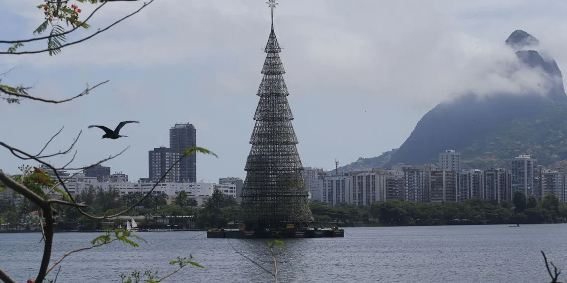 Inauguração da Árvore de Natal da Lagoa deve reunir 200 mil pessoas!! Veja as recomendações