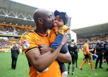 Filha de 2 anos de jogador de futebol morre; família está arrasada e de coração partido