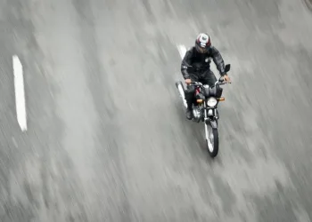 De cada dez atendimentos por acidente no SUS, oito são motociclistas