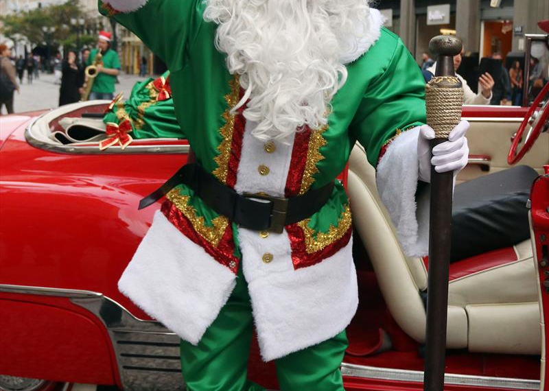 VOCÊ SABIA?QUE A ROUPA DO PAPAI NOEL ERA ORIGINARIAMENTE NAS CORES VERDE E BRANCO?