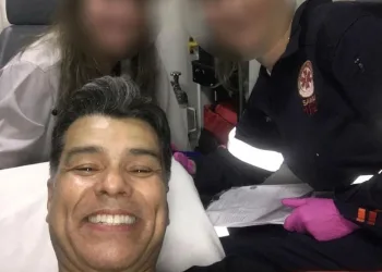 Ao sofrer infarto, Maurício Mattar faz selfie com socorristas