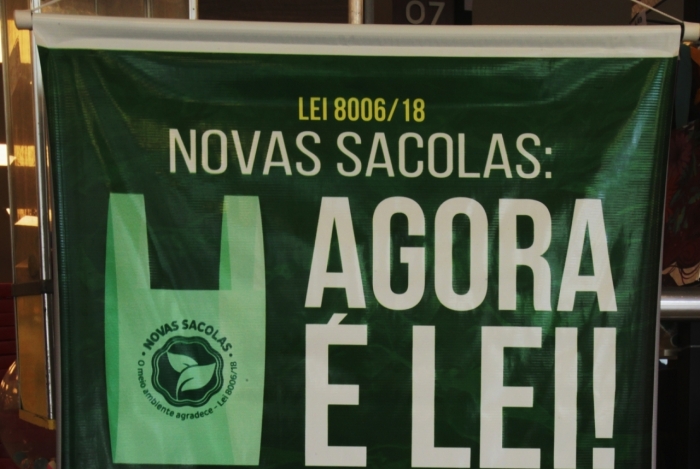 Supermercados passam a cobrar por sacolas plásticas a partir deste sexta-feira