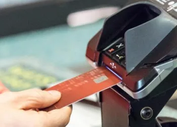Projeto sobre repasse de venda em cartão para lojista avança na Câmara