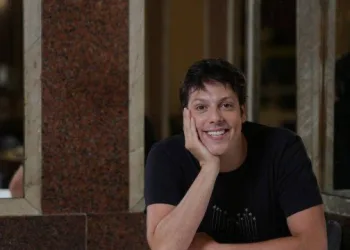 ‘Não vão nos calar’, diz Fabio Porchat sobre ataque à produtora do Porta dos Fundos