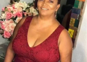 Mulher morre ao fazer redução de mamas em clínica de estética e familiares se revoltam