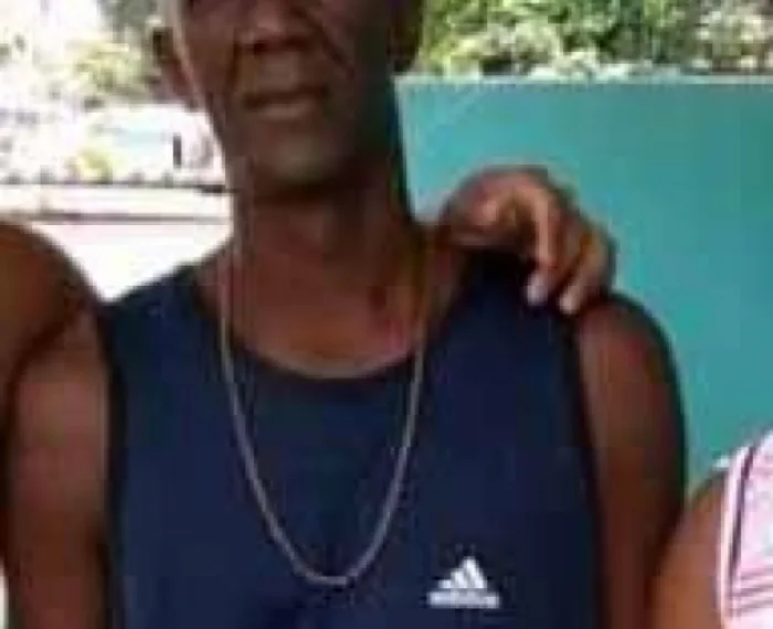 Mulher morre ao ser esfaqueada pelo ex-marido na frente da filha