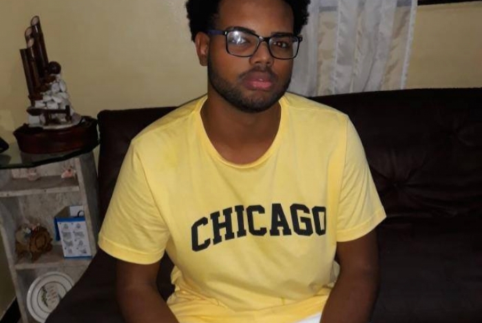 Jovem fica ferido após explosão de bomba no bloco da Favorita